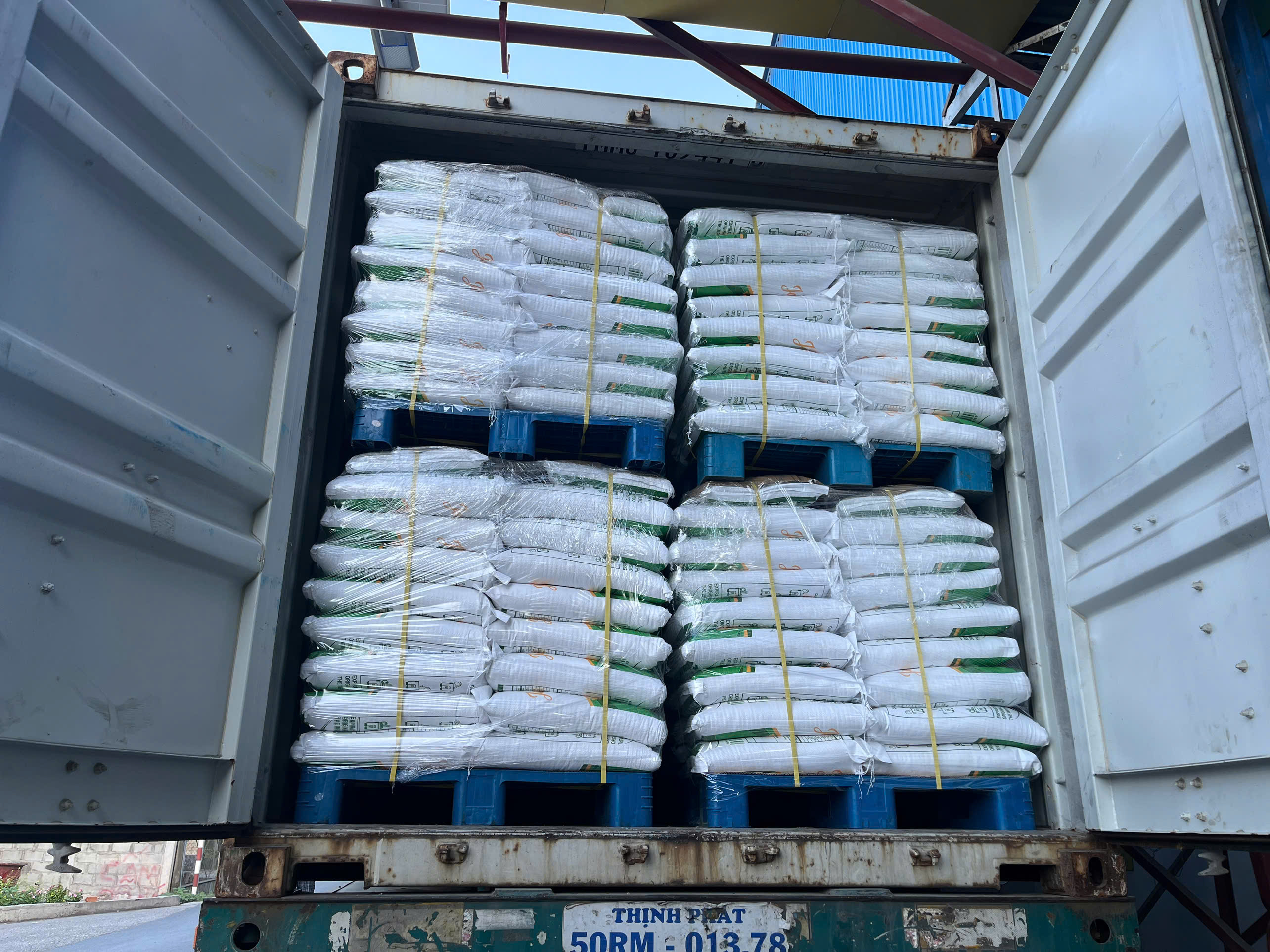 Bao thức ăn cá tra giống Mekong Agri Mekco trọng lượng 25kg